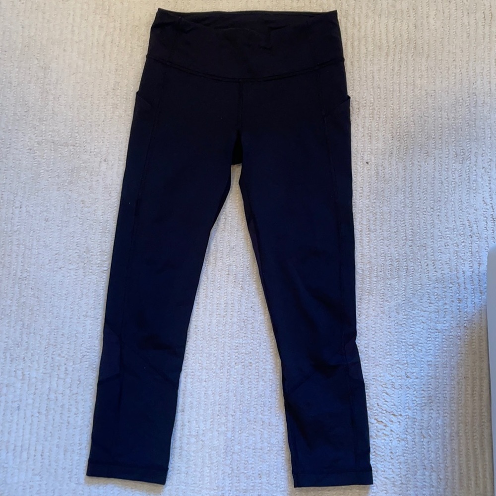 Selling cropped black lululemon size 4 leggings